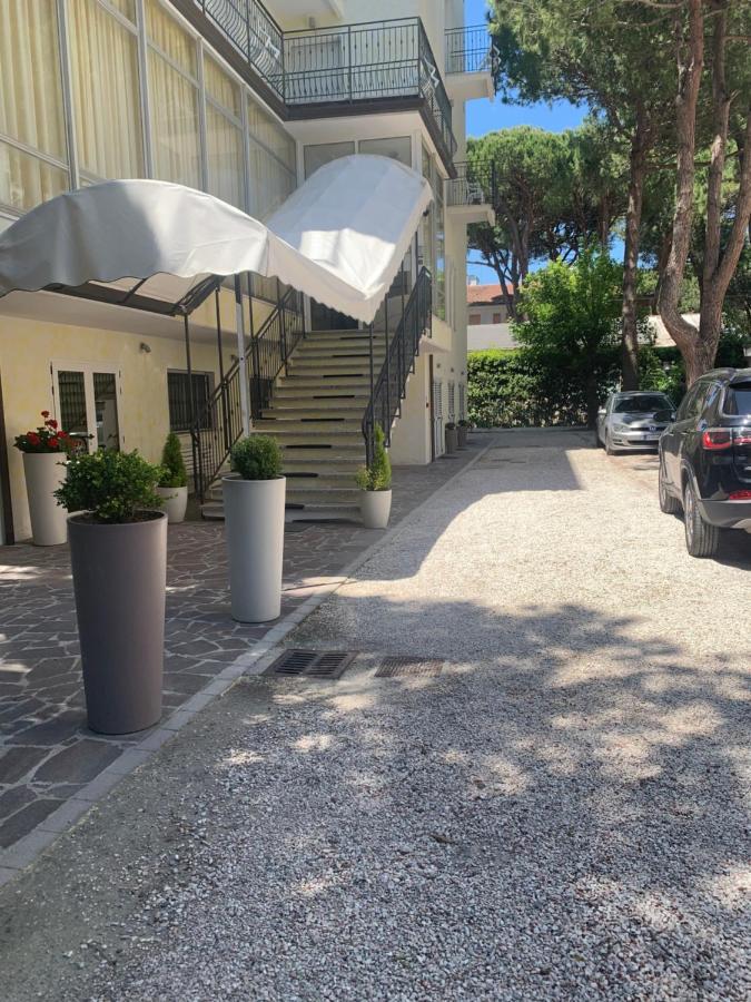 Hotel Augustus Milano Marittima Exterior foto