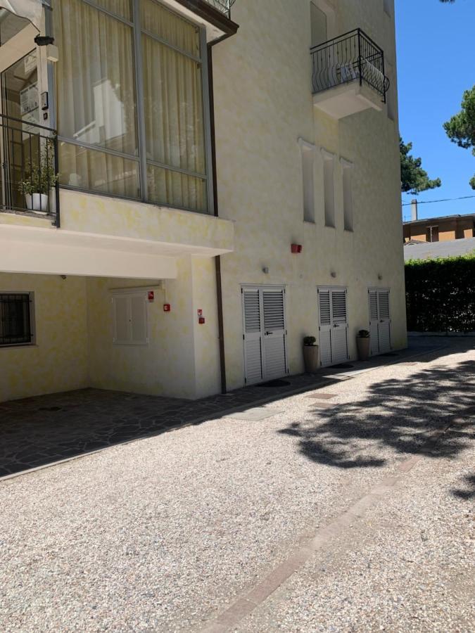 Hotel Augustus Milano Marittima Exterior foto