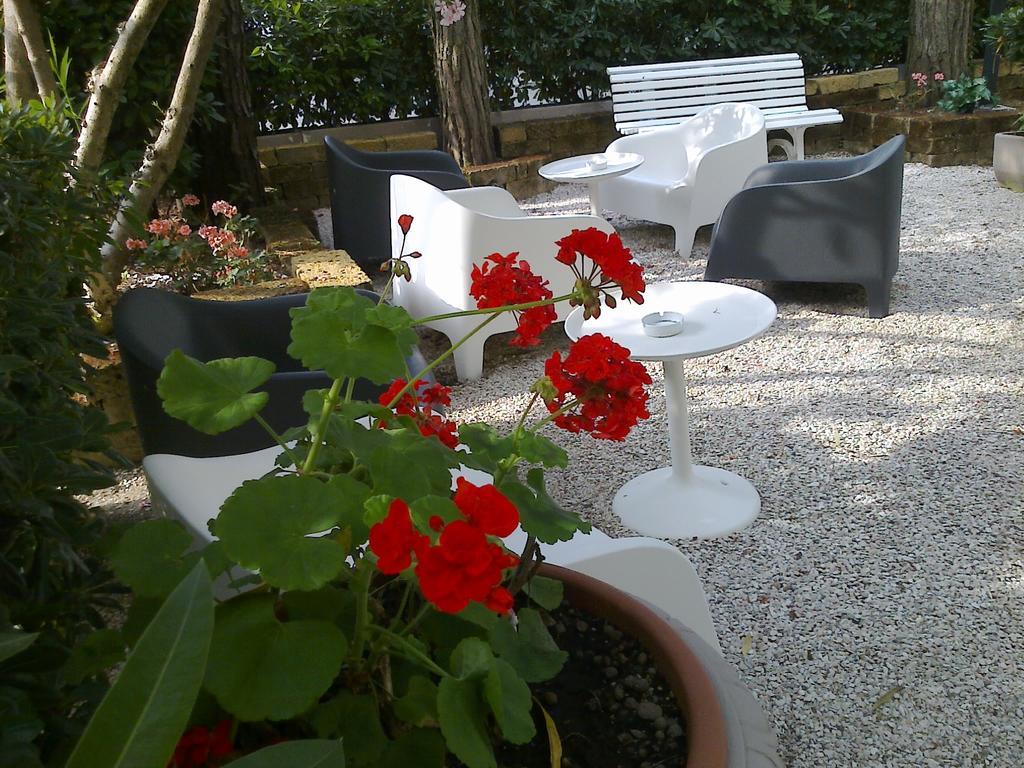 Hotel Augustus Milano Marittima Exterior foto