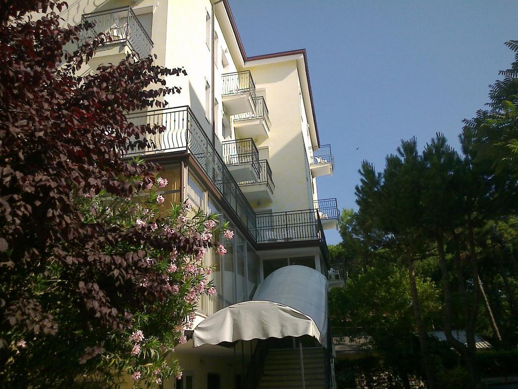Hotel Augustus Milano Marittima Exterior foto