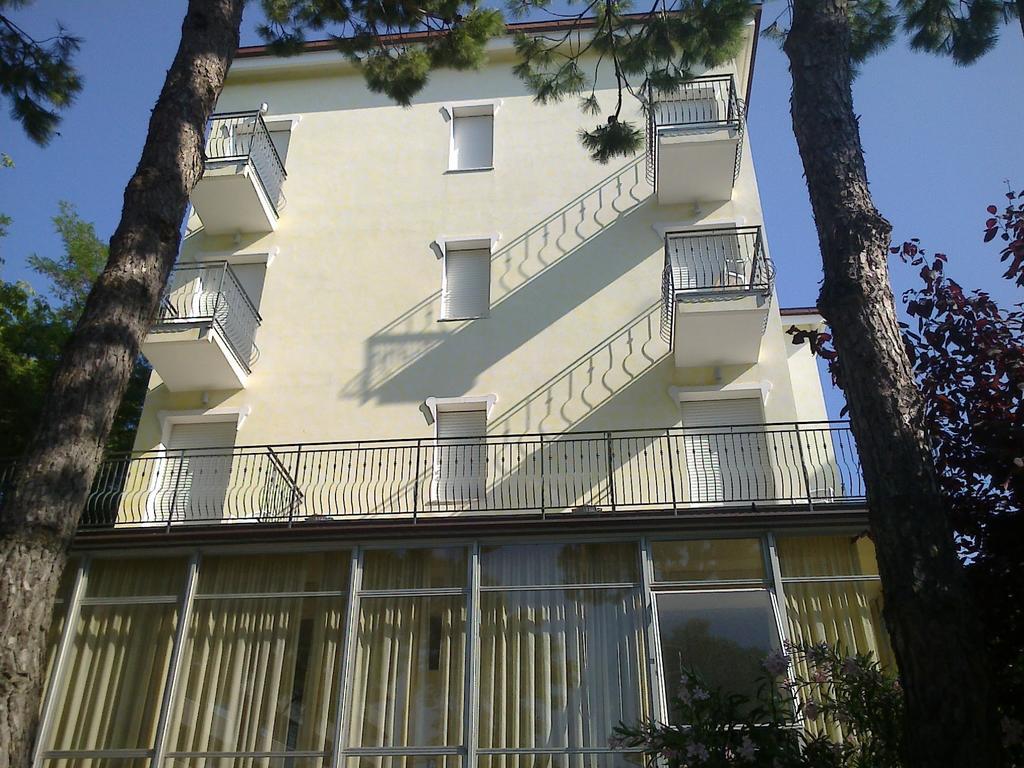 Hotel Augustus Milano Marittima Exterior foto